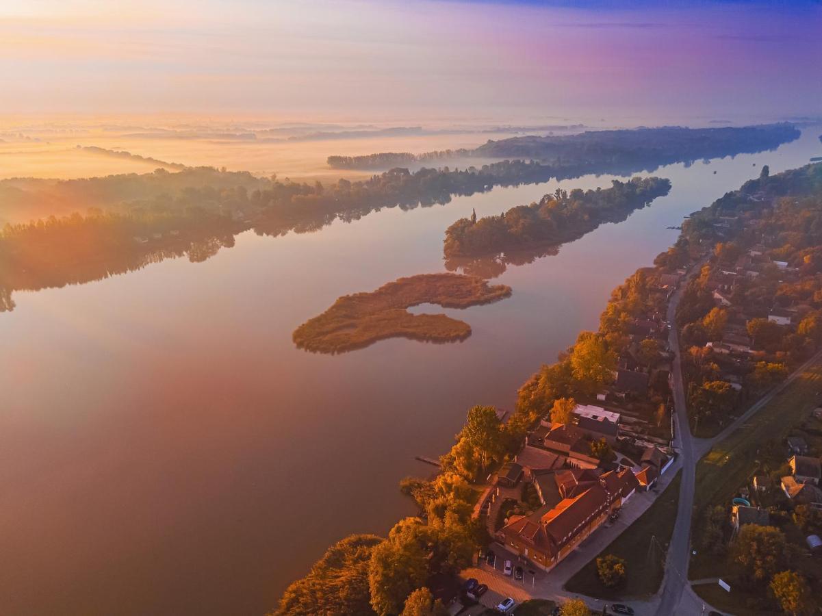 Martoni Resort & Restaurant Szigetszentmárton Exteriör bild