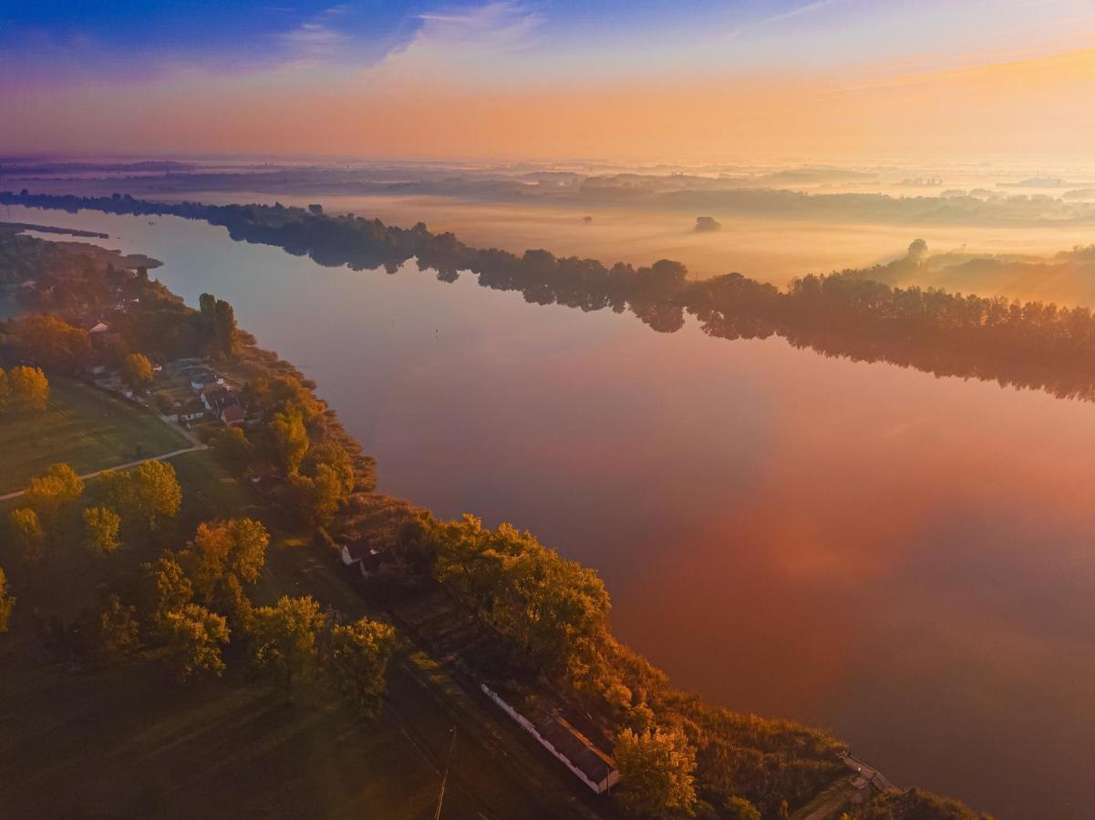 Martoni Resort & Restaurant Szigetszentmárton Exteriör bild