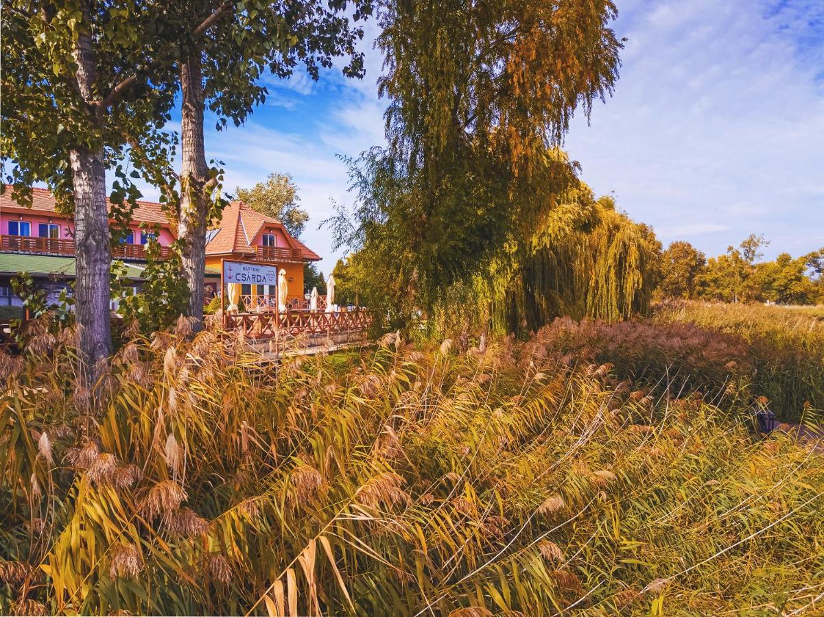 Martoni Resort & Restaurant Szigetszentmárton Exteriör bild