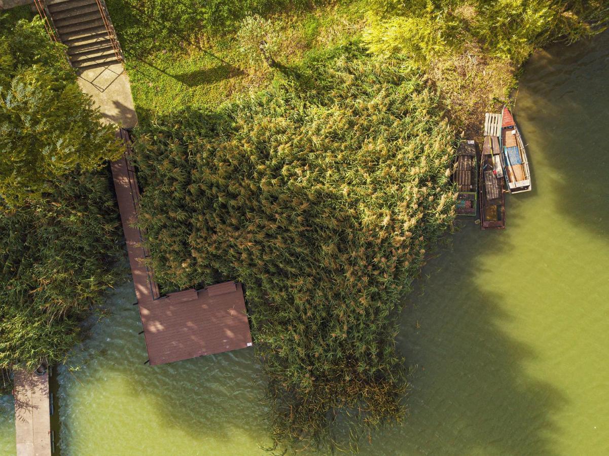 Martoni Resort & Restaurant Szigetszentmárton Exteriör bild